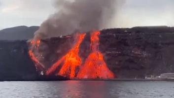 La lava de la segunda colada llega al mar