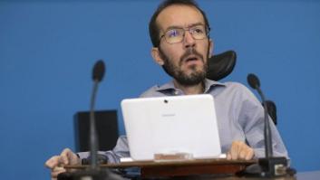 Podemos coincide con Colau en rechazar los ataques al turismo en Barcelona y aboga por "la vía democrática"