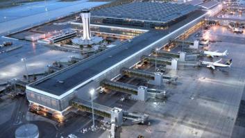 Deslumbran a los pilotos de tres aviones con un puntero láser en Málaga