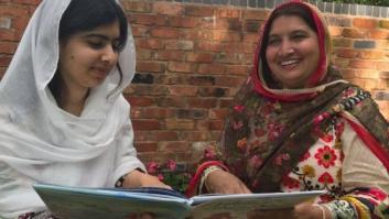 La madre de Malala aprende a leer inglés con un cuento escrito por su hija