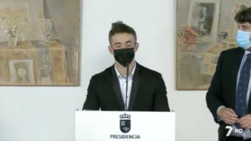 Pedro Acosta se desmaya en pleno acto con López Miras y este evita que caiga al suelo