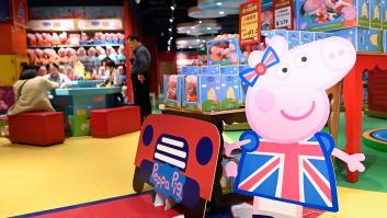 Boris Johnson pierde los papeles en un discurso y se pone a hablar de Peppa Pig
