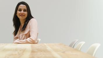 Arrimadas i Carmena com a símptoma