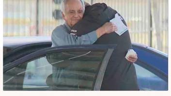 El gesto de un alumno con su antiguo profesor que ha conmocionado a Twitter