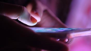 La violencia de género no escapa a los más jóvenes: uno de cada cinco la considera un "invento ideológico"