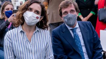 Críticas a Ayuso y a Almeida por lo que han hecho tras la muerte de Almudena Grandes: "Cutrez"