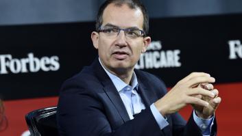 El CEO de Moderna cree que las vacunas actuales serán menos eficaces contra la variante ómicron