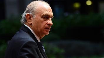 Edmundo Bal casi revela el teléfono de Fernández Díaz en la Comisión de la Kitchen: "No hace falta que lo radie"