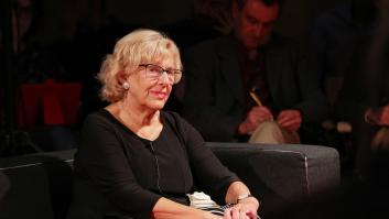 Carmena pide erradicar el diálogo "barriobajero y agresivo" en el que se mueve la política