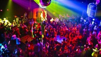 Francia cierra discotecas y limita las fiestas para salvar la Navidad