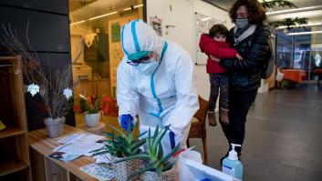 España roza el riesgo alto tras cuatro días de contagios al alza