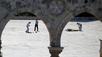 Jerusalén: Dos policías israelíes muertos tras el ataque de tres palestinos, que han sido abatidos en la Ciudad Vieja