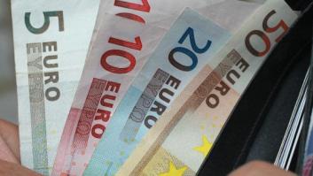 Un vecino de Alcorcón entrega a la Policía una cartera que encontró en la calle con 627 euros