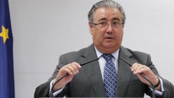 Duras críticas al ministro Zoido por vincular el trabajo de las ONG con la inmigración irregular