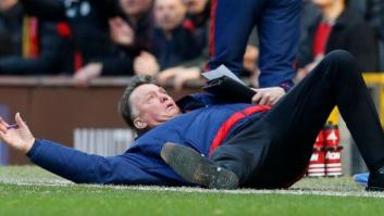 Van Gaal se corona en Twitter con un 'piscinazo' para quejarse al árbitro