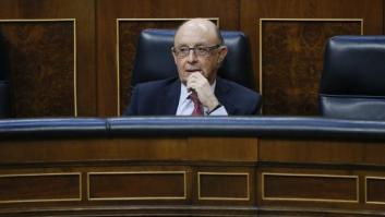 La mayoría del Congreso reprueba a Montoro por beneficiar a los defraudadores