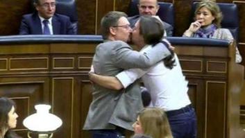Lo que cuenta la leyenda de Pablo Iglesias y los 'memes' sobre su beso