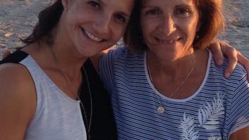 La demencia me hizo convertirme en la 'madre' de mi madre y es devastador, pero también un regalo