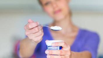 El aviso de la OCU a quienes comen yogures de sabores o con frutas