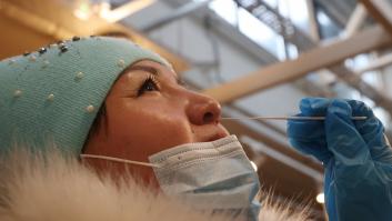 Ómicron ya es la variante dominante en Madrid y Canarias, frente a delta