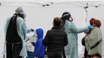 EEUU reduce a cinco días la cuarentena para los contagiados asintomáticos