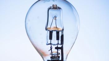 La luz baja en Nochevieja y pondrá el broche al mes más caro de la historia