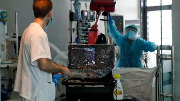 Los médicos piden que se informe del dato que no se suele dar sobre las UCI en España