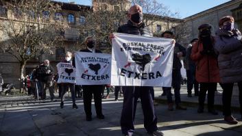 Cientos de personas se manifiestan en silencio para exigir el fin de la política de excepción a presos de ETA