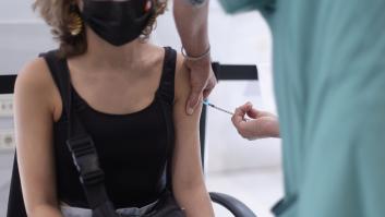Sanidad prevé retrasar medio año la tercera dosis a los recién contagiados de ómicron menores de 60 años
