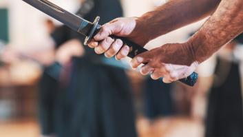 Hiere a dos personas con una catana durante una fiesta con alcohol y drogas en Valladolid