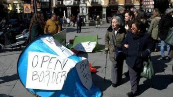 Un 'campamento de refugiados' frente a Exteriores para denunciar el preacuerdo con Turquía