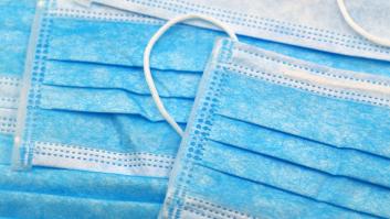 Varios expertos lanzan un importante aviso sobre ómicron y las mascarillas quirúrgicas
