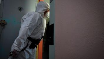 Ómicron lleva a un nuevo máximo de casos diarios en el mundo, con 2,3 millones, pero la mortalidad cae