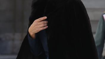 Letizia da que hablar pero no es por lo que crees: haciendo 'zoom' en la imagen se ve claro