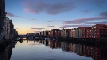 Se estrella un carguero de 135 metros contra el patio y el dueño ni se inmuta: "Cinco metros más y entra en mi cuarto"