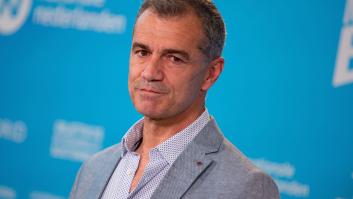 Luis García Montero da un consejo a Toni Cantó para el correcto funcionamiento de la Oficina del Español