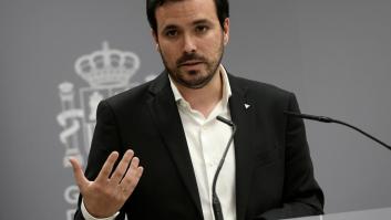 Alberto Garzón vuelve a defenderse contra los "bulos" y no ve su cargo en peligro