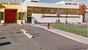 Un preso condenado por matar a su mujer y a sus hijos huye en un permiso