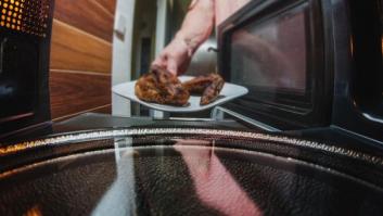 ¿Calentar la comida en microondas es malo para la salud?