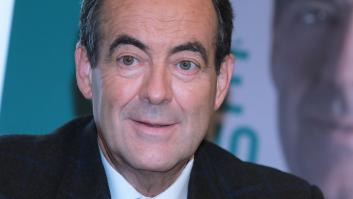 La delirante explicación de Casado cuando le preguntan por qué no comparece desde una macrogranja