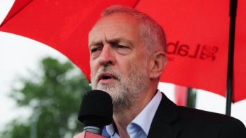 Jeremy Corbyn pide la dimisión Theresa May por los recortes en seguridad