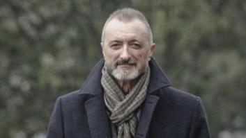 Pérez-Reverte la vuelve a liar en Twitter tras los atentados en Bruselas