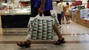 ¿Por qué en Mercadona cobran las bolsas de plástico y en Zara y El Corte Inglés no?