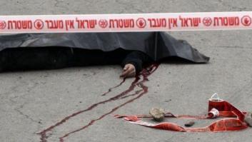 Un vídeo muestra a un soldado israelí disparando en la cabeza a un palestino ya abatido en Hebrón