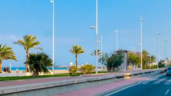 Dos detenidos en Valencia por enseñar el pene a menores y masturbarse en la playa