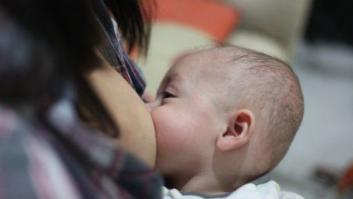 Denunciada una camionera que amamantaba a su bebé mientras conducía