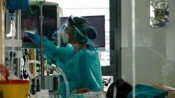 Ligero descenso en los contagios de coronavirus mientras continúa la presión hospitalaria