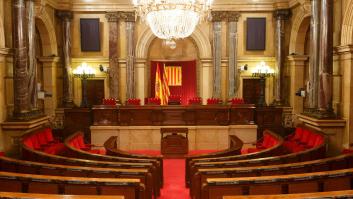 La Mesa del Parlament da marcha atrás y se abre a eliminar el régimen que permite cobrar sin trabajar