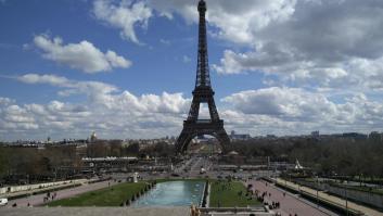 Su novio le lleva a París por San Valentín y todo cambia cuando ve la vista que tiene desde su habitación