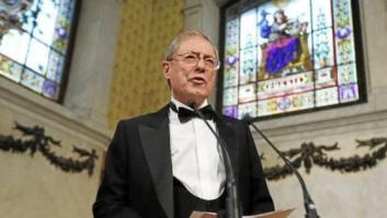 Félix de Azúa: "Colau debería de estar sirviendo en un puesto de pescado"